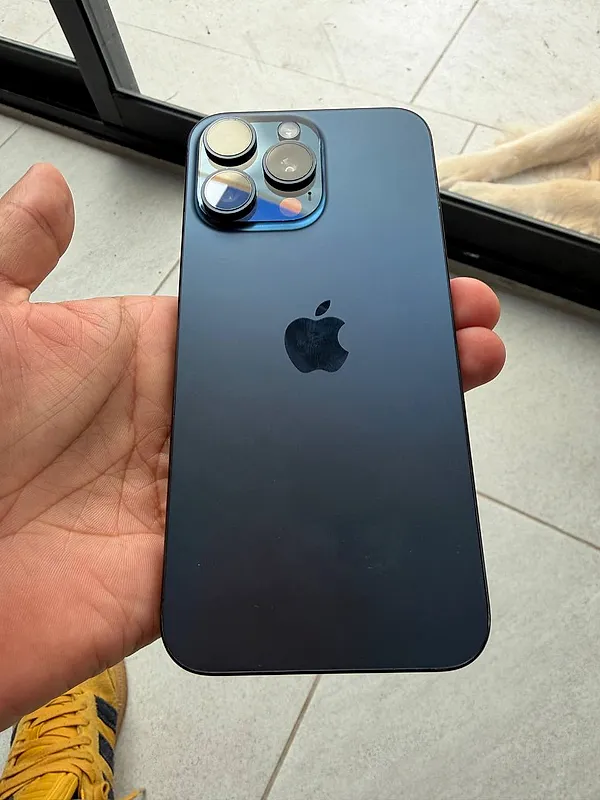 iPhone 15 Pro Max 256 azul titanio 100% batería