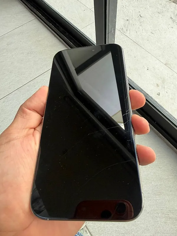 iPhone 16 Pro Max 256 GB blanco titanio batería 100% — foto 8