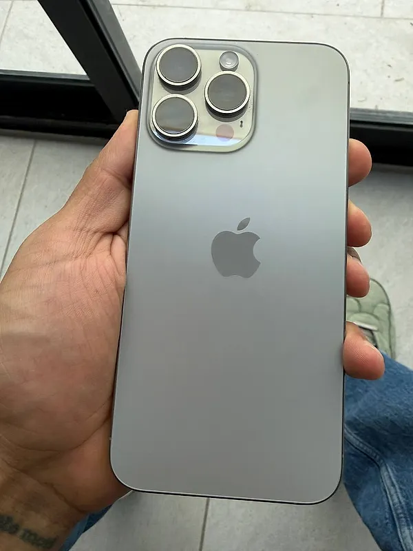 iPhone 15 Pro Max 512 GB, color blanco titanio — foto 6