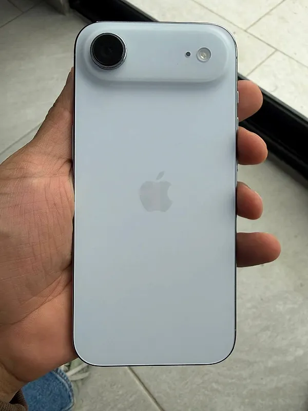 iPhone 17 Air 256 GB azul batería 100% un solo dueño — foto 5