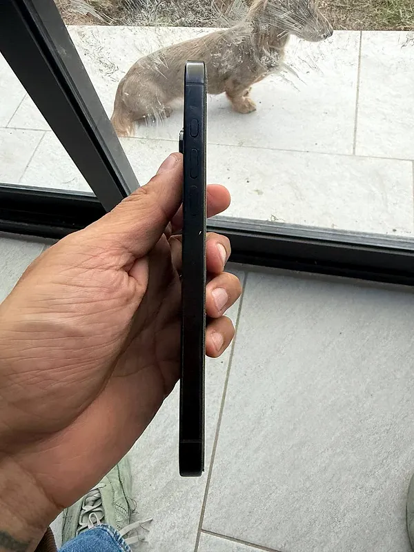 iPhone 16 Pro Max 1 TB negro batería 100% — foto 6